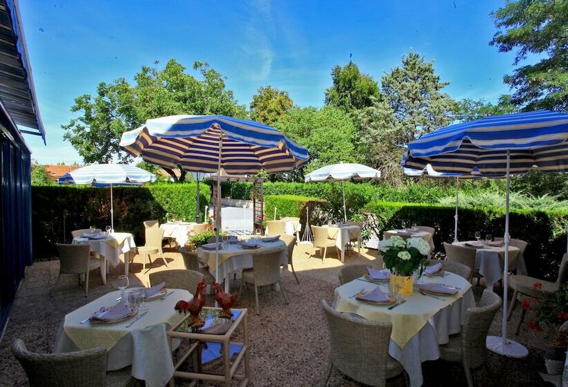 ホテル Logis Auberge De La Truffe