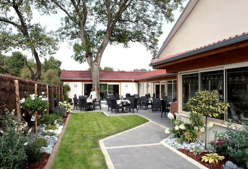 Отель Logis Burnel Et La Cle Des Champs