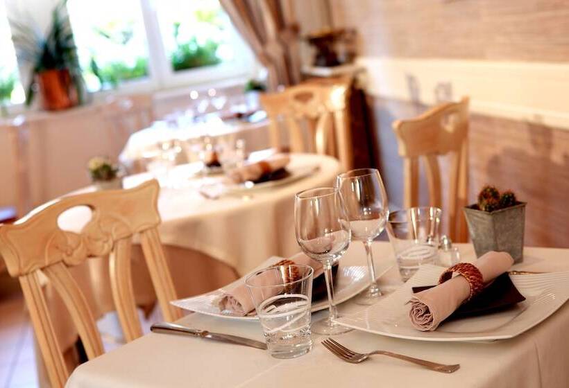 Отель Logis Burnel Et La Cle Des Champs