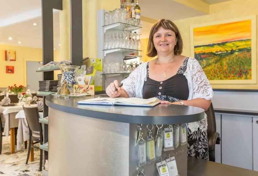 Logis Spa Hotel Restaurant De La Poste