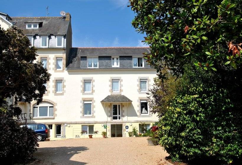 هتل Logis Hermitage