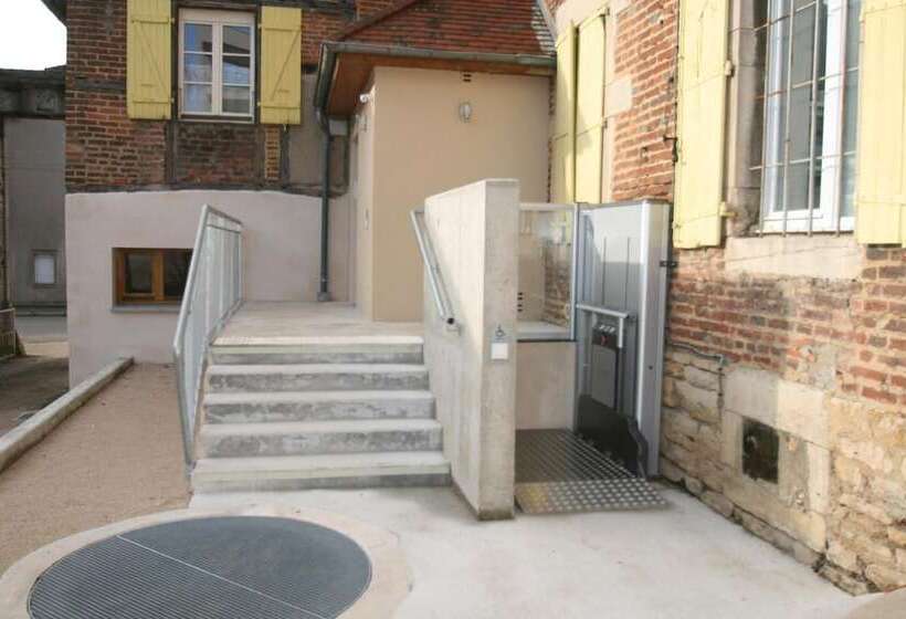 Отель Logis Hostellerie Bressane