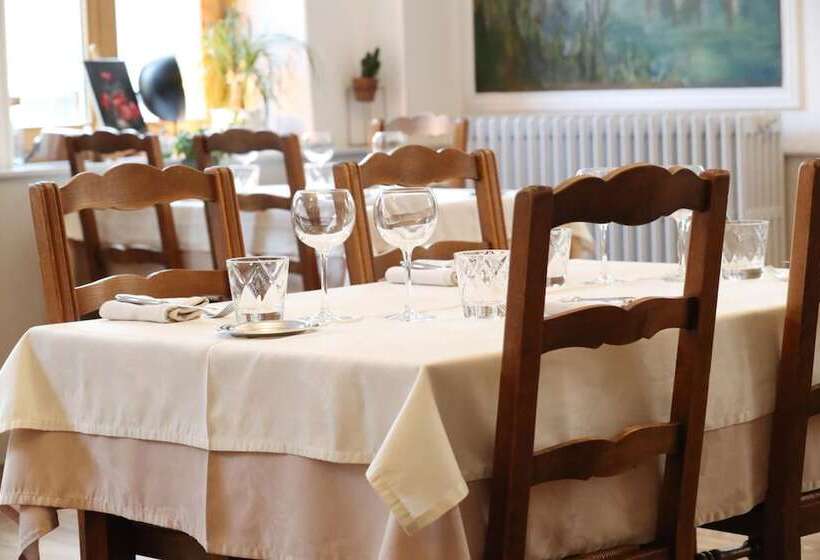 ホテル Logis Hostellerie Bressane