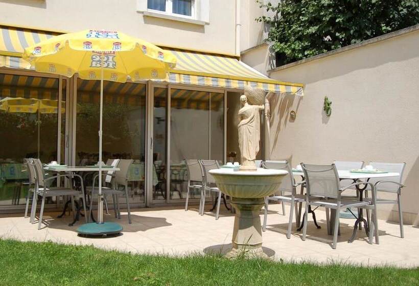 هتل Logis Hôtel Au Tambour