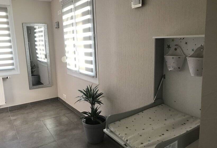 هتل Logis Hôtel Au Tambour