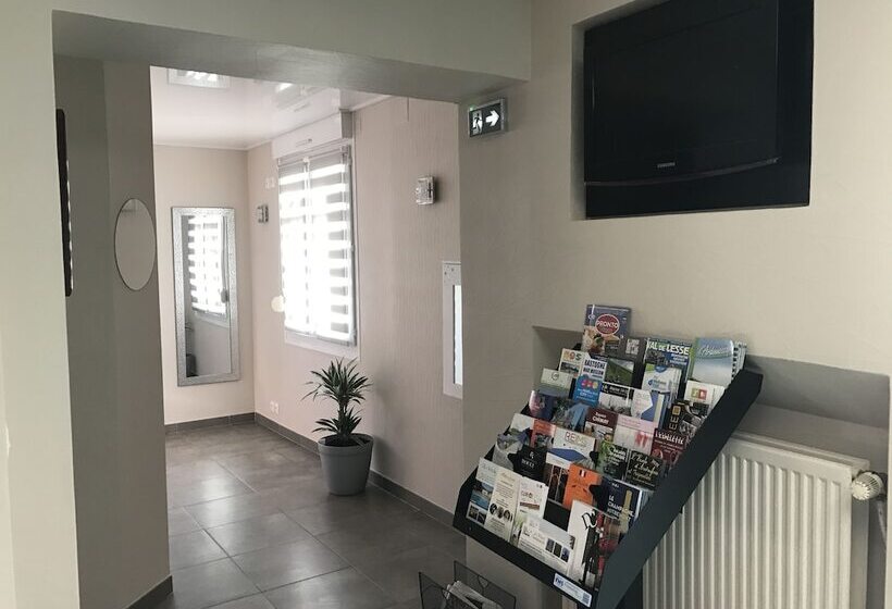 هتل Logis Hôtel Au Tambour