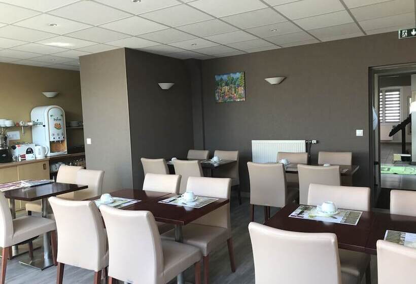 هتل Logis Hôtel Au Tambour