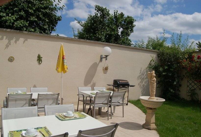 هتل Logis Hôtel Au Tambour