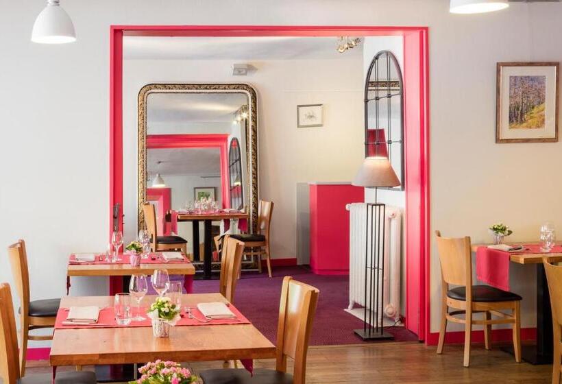 ホテル Logis Hôtel Des Deux Forts