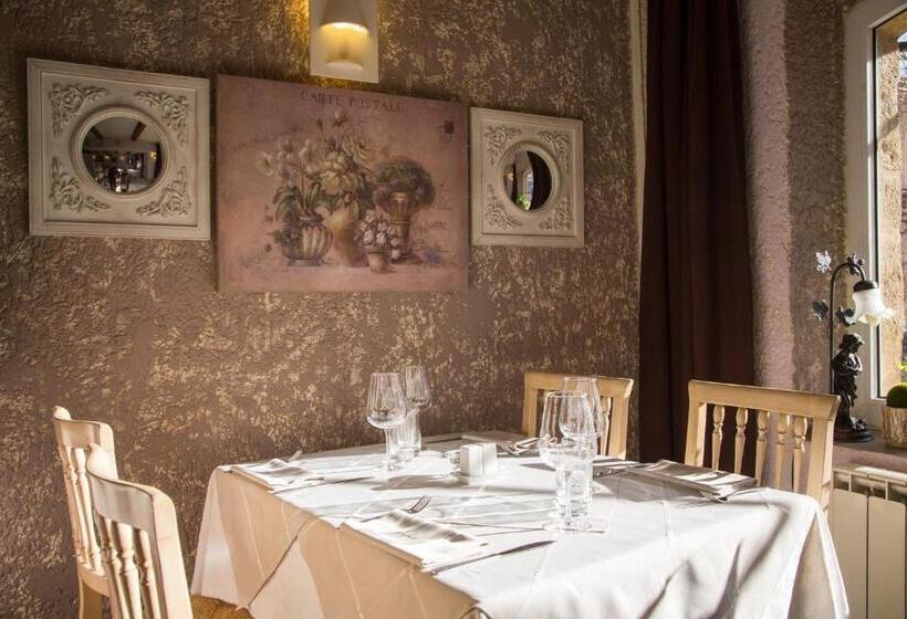 ホテル Logis Hôtel Restaurant La Farigoule