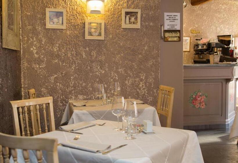 ホテル Logis Hôtel Restaurant La Farigoule