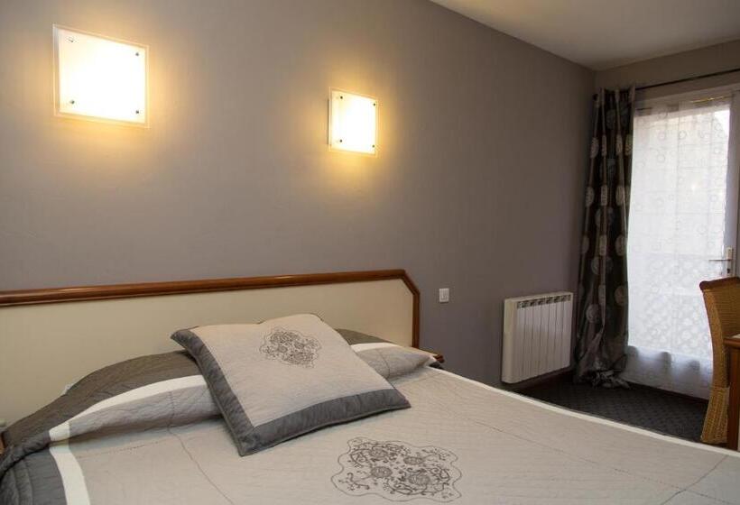 ホテル Logis Hôtel Restaurant La Farigoule