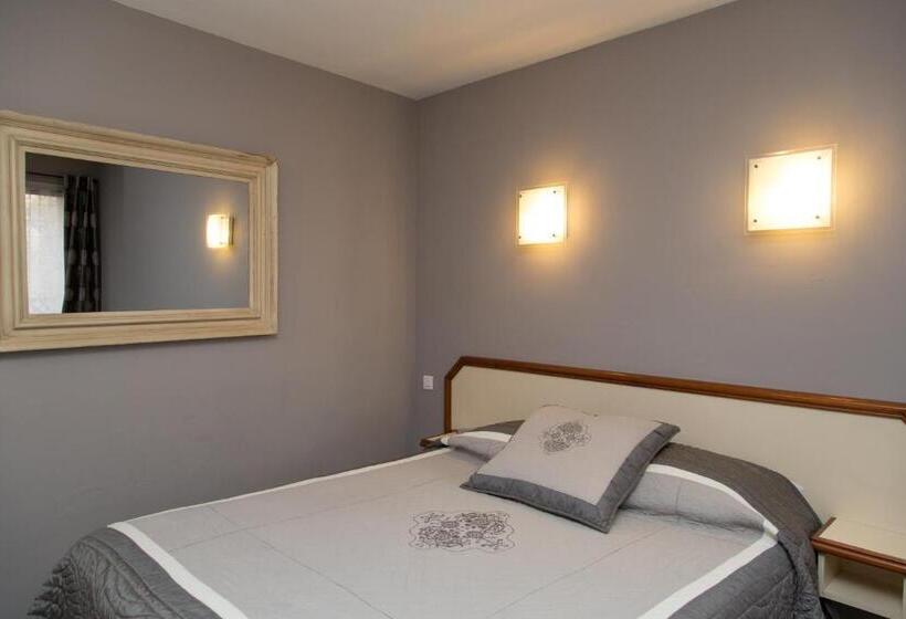 ホテル Logis Hôtel Restaurant La Farigoule