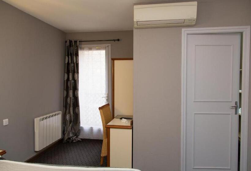 ホテル Logis Hôtel Restaurant La Farigoule