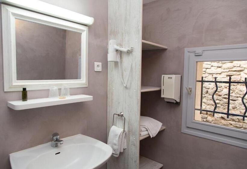 ホテル Logis Hôtel Restaurant La Farigoule