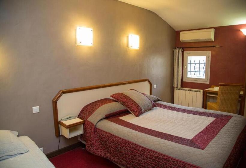 ホテル Logis Hôtel Restaurant La Farigoule