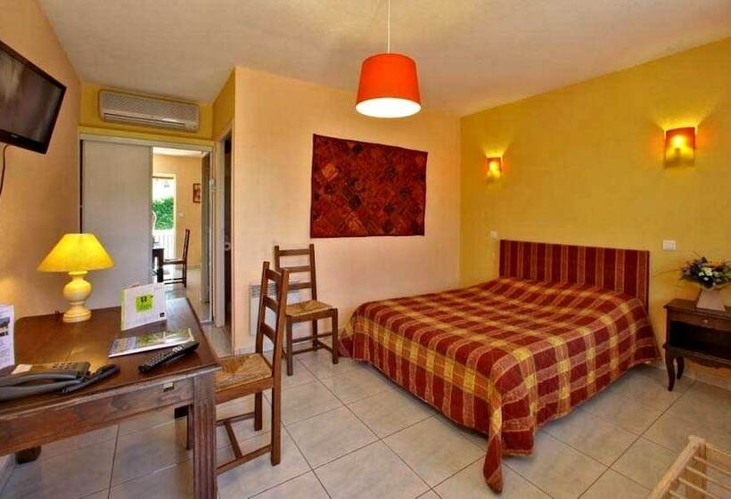 Отель Logis Hôtel Restaurant Le Sorbier