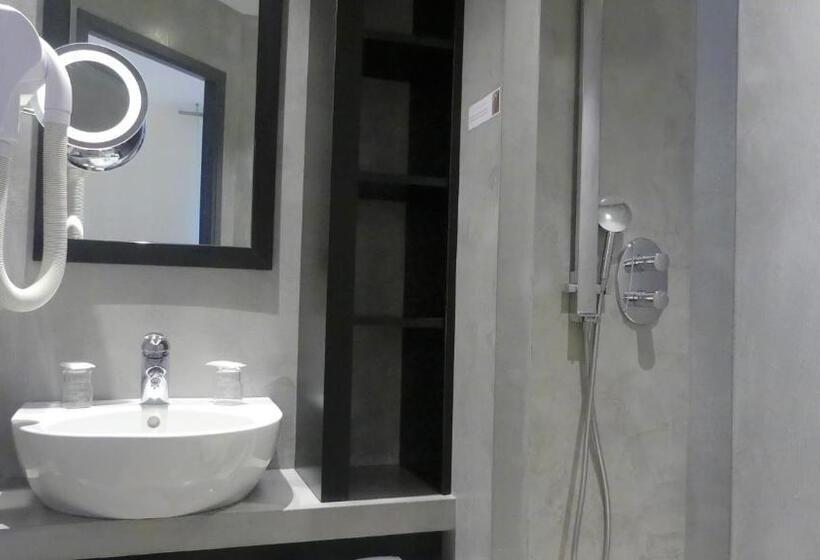 酒店 Logis Hôtel Saint Guirec Et De La Plage