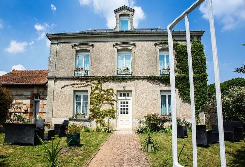 호텔 Logis Hôtels Restaurant La Mère Hamard