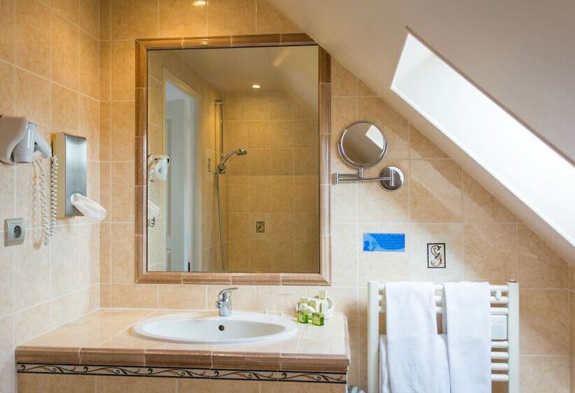 호텔 Logis Hôtels Restaurant La Mère Hamard