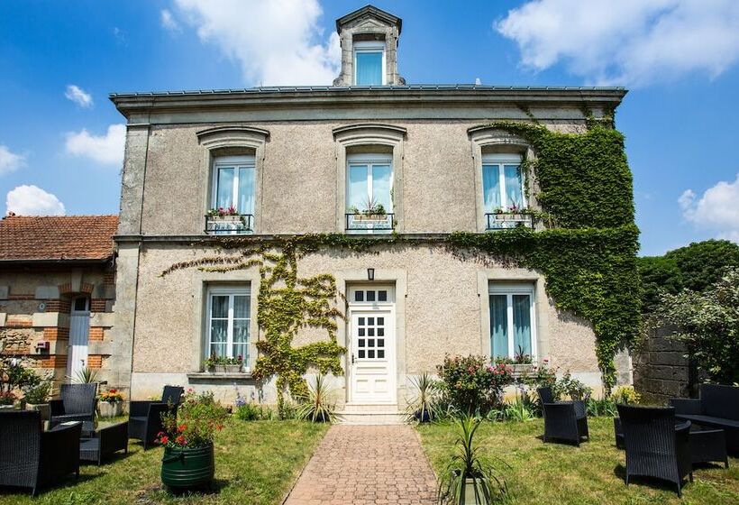 호텔 Logis Hôtels Restaurant La Mère Hamard