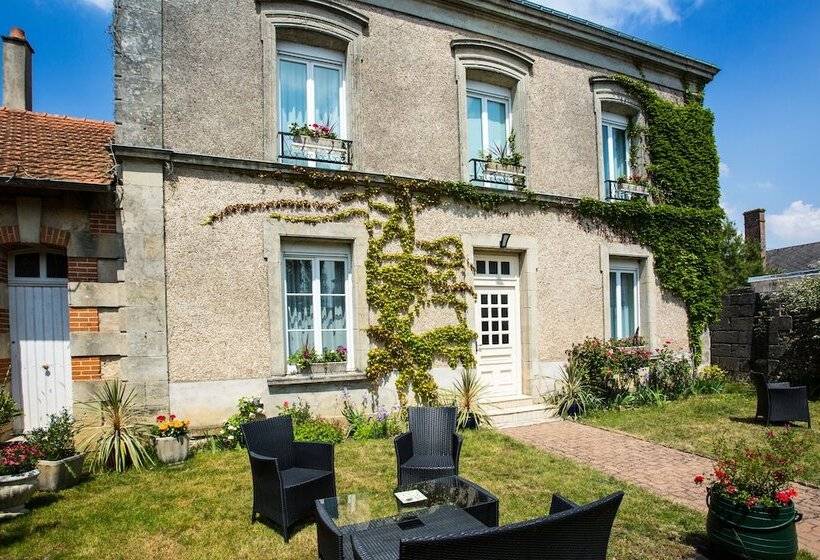 호텔 Logis Hôtels Restaurant La Mère Hamard