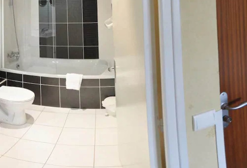 ホテル Logis Le Bretagne