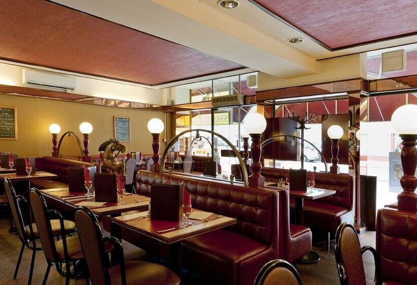 ホテル Logis Le Cheval Rouge