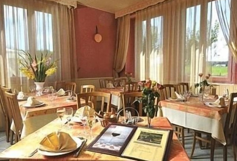 Отель Logis Relais Des Monedieres