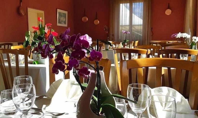 Отель Logis Relais Des Monedieres