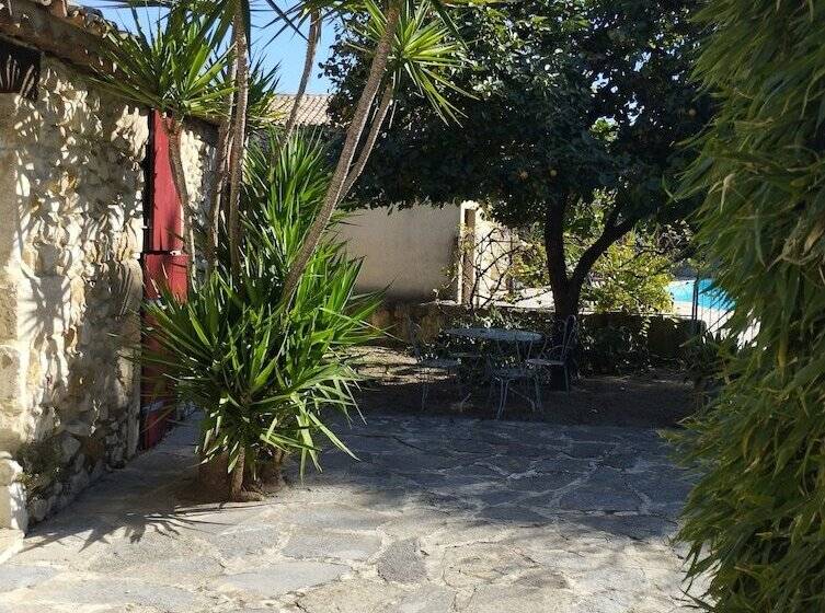 Logis Hotel Restaurant L Esquielle