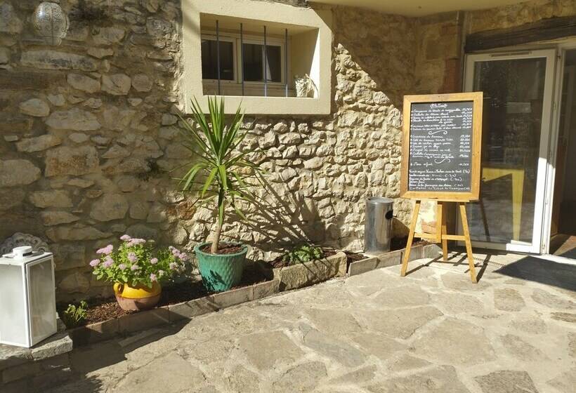 Logis Hotel Restaurant L Esquielle