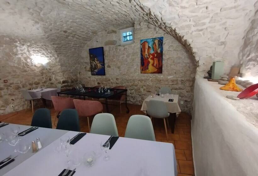 Logis Hotel Restaurant L Esquielle