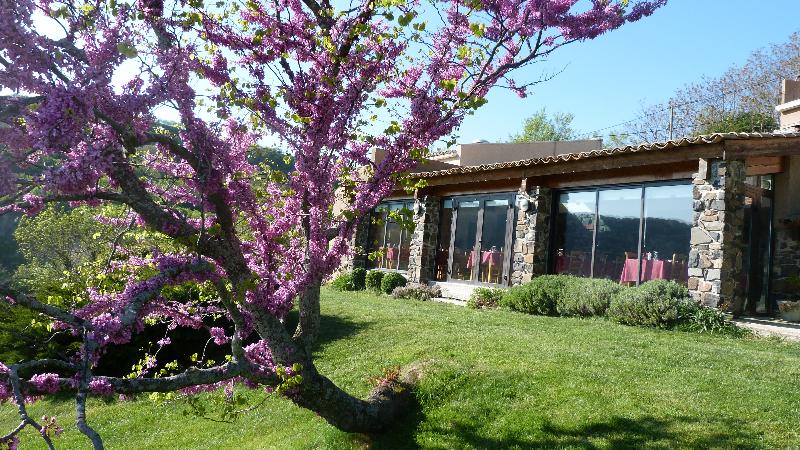 호텔 Logis Hôtel Restaurant La Mère Biquette