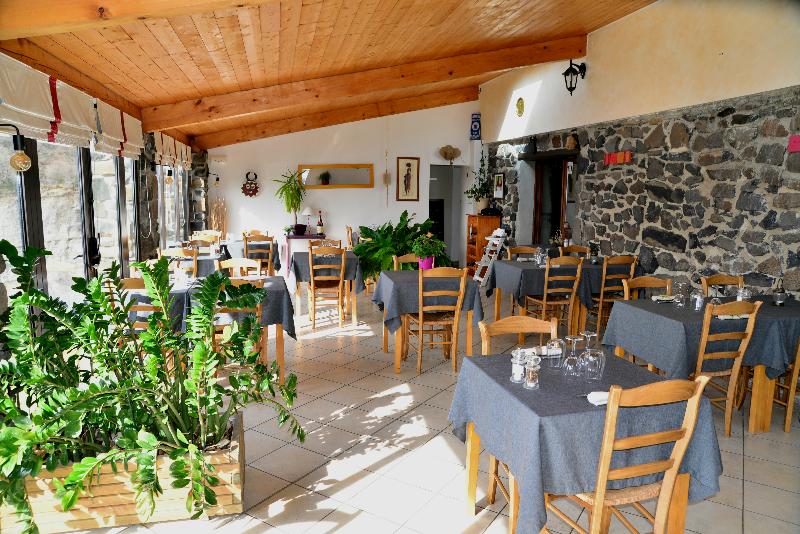 호텔 Logis Hôtel Restaurant La Mère Biquette