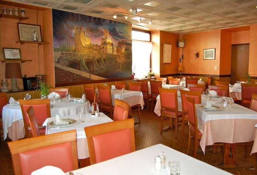 فندق Logis Saint Louis