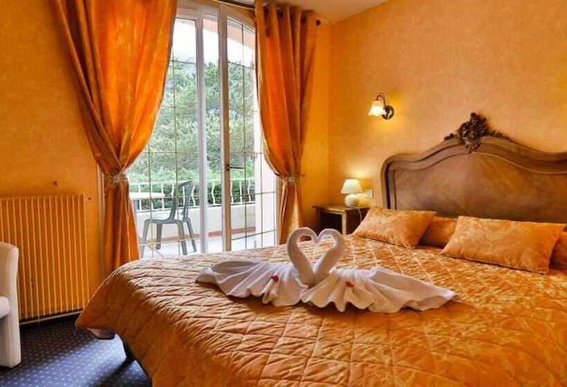 Отель Lou Pèbre D Aï