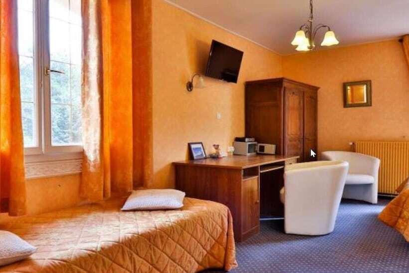 Отель Lou Pèbre D Aï