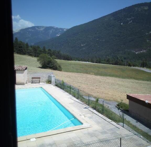 فندق Mas Du Colombier