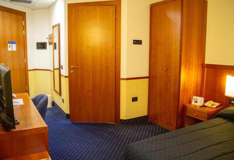 Pacific Hotel Fortino