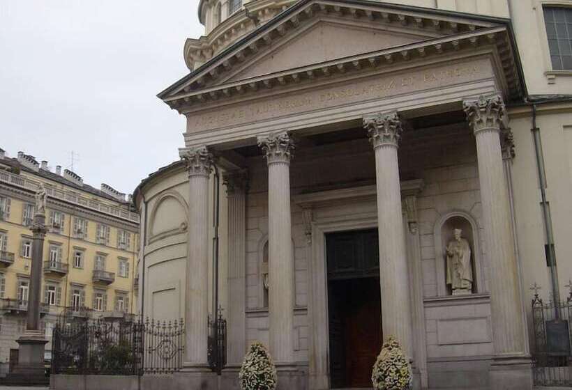 Pacific Hotel Fortino