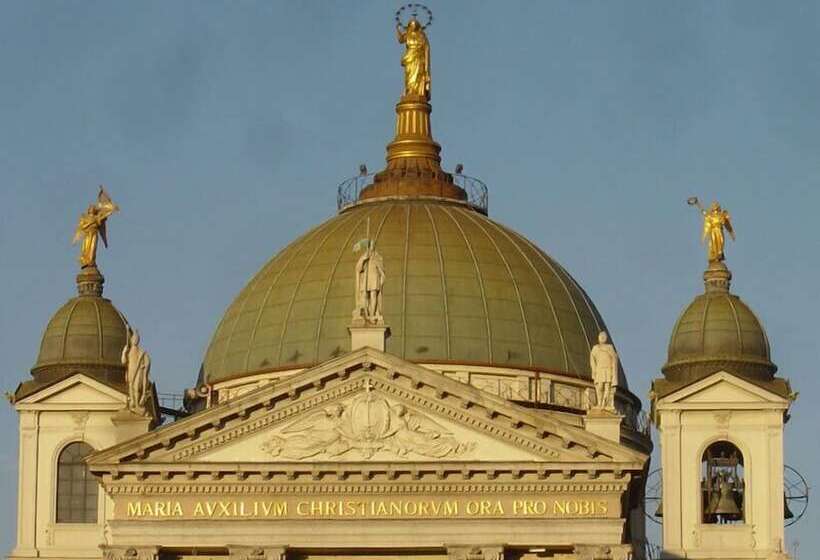 Pacific Hotel Fortino