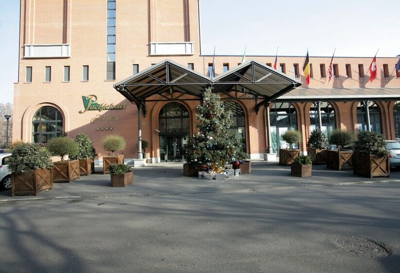 Pacific Hotel Fortino