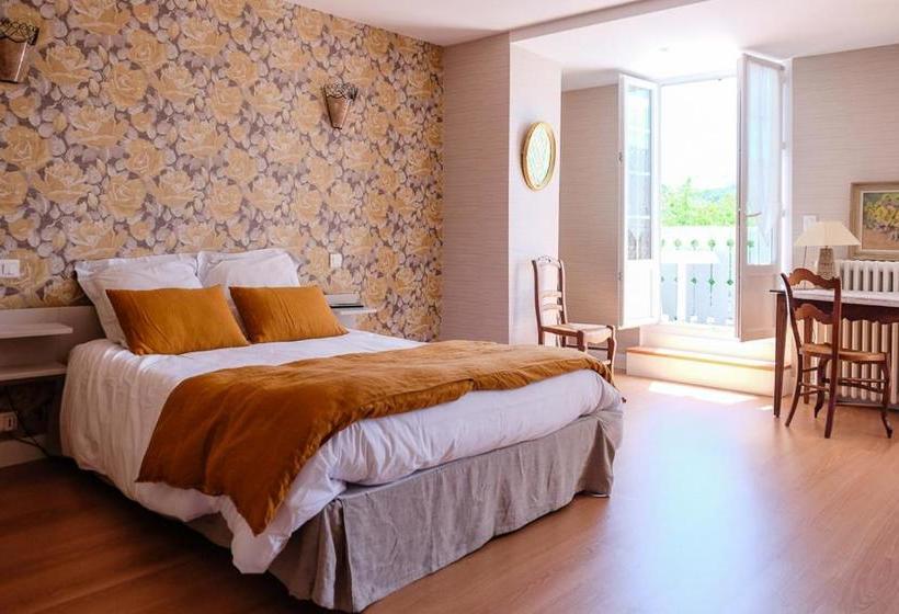 בית מלון כפרי Hôtel Piellenia