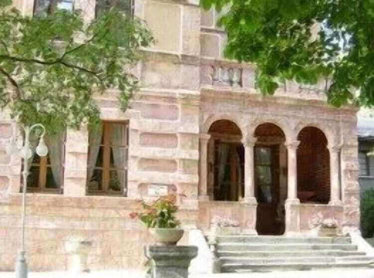 Отель Relais Saint Roch