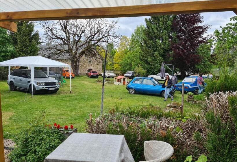 בית מלון כפרי Saint Julien Aux Bois