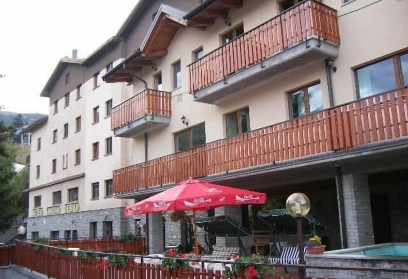 ホテル Savoia Debili