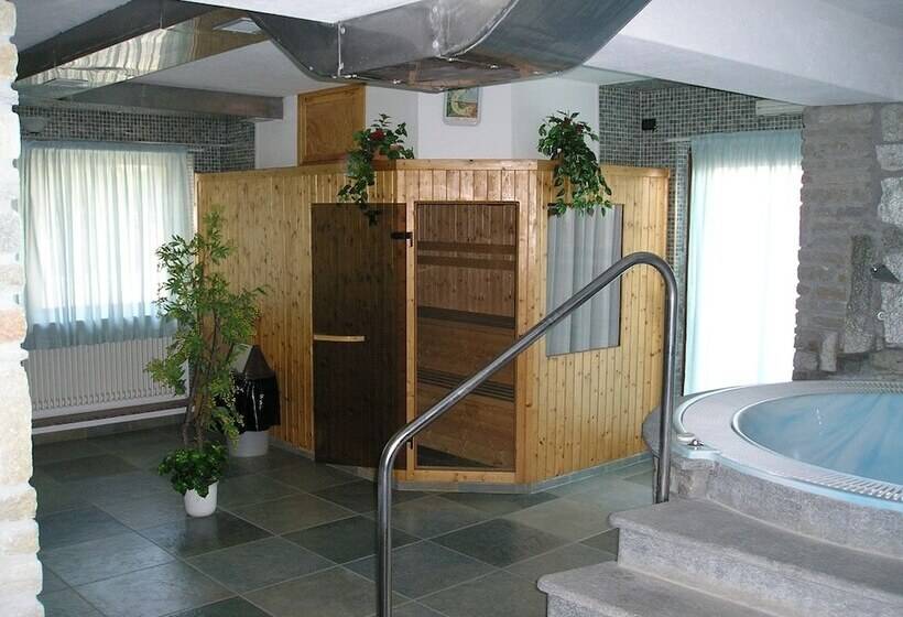 ホテル Savoia Debili