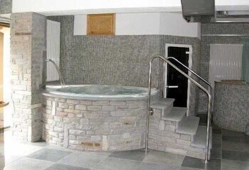 ホテル Savoia Debili