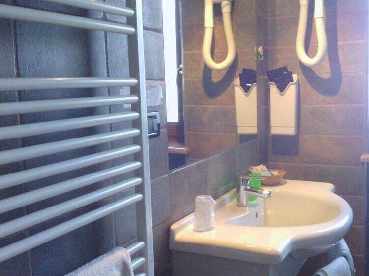 ホテル Savoia Debili